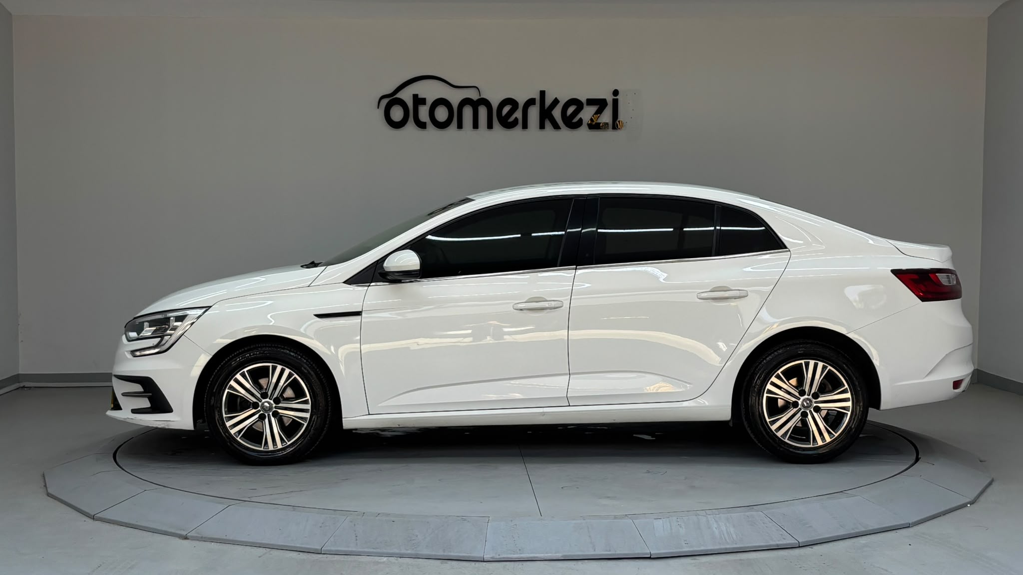 RENAULT MEGANE 19